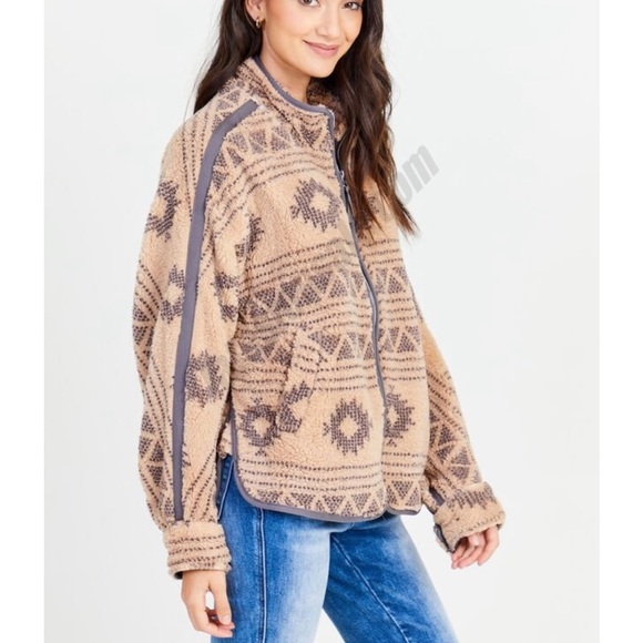 Altar’d State Aztec Sherpa Wubby Zip Up Jacket - Picture 3 of 9